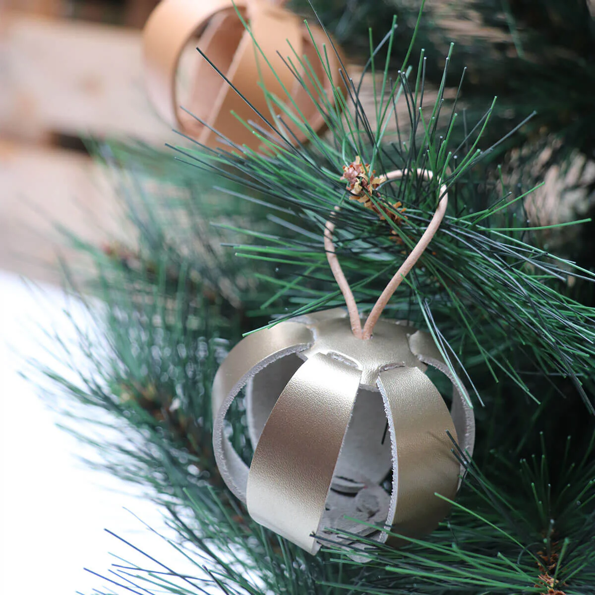 Kit DIY - Boule de noël en cuir à assembler - ARGENT - Image 6