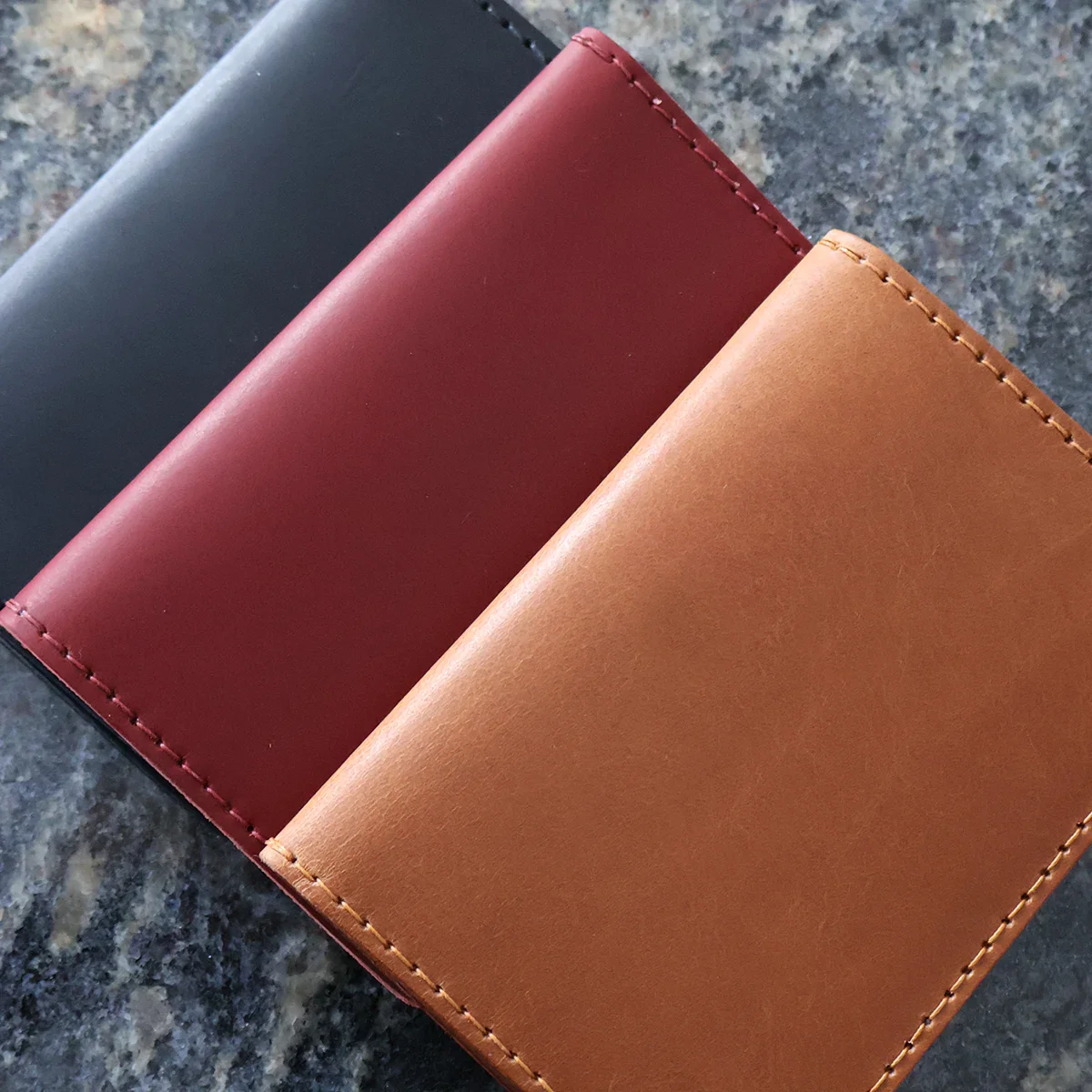 Kit DIY - Porte-passeport en cuir de croupon tannage végétal - COGNAC - Image 5