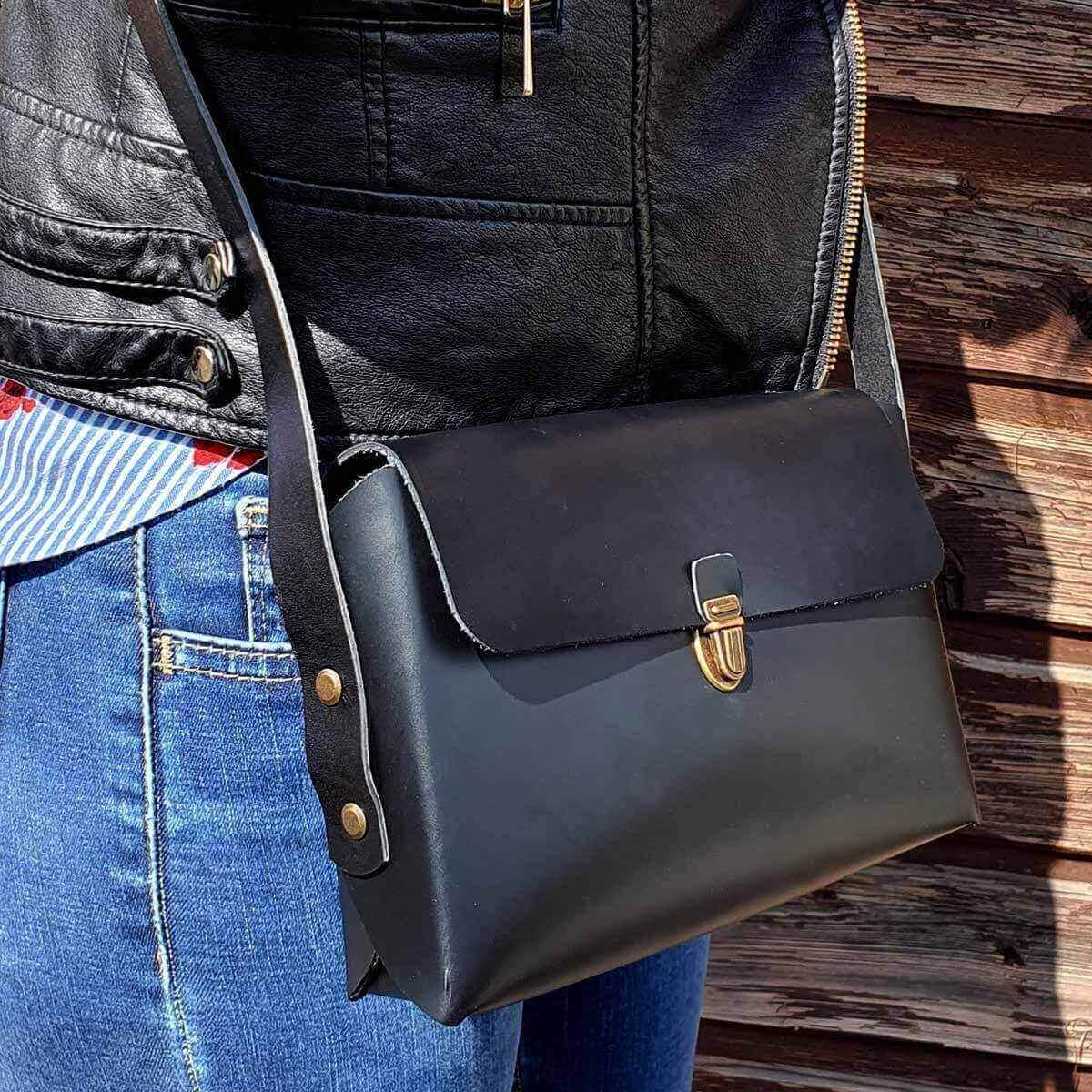 KIT COMPLET - Ma première pochette en cuir noir - Image 3